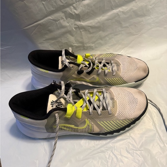 Nike Kyrie Flytrap White Volt size 13 - Picture 2 of 7